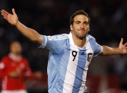 开云体育平台APP-绝境之王与铁血之师，苏亚雷斯末节接管比赛，秘鲁血拼阿尔及利亚启示录