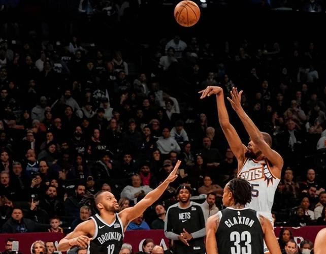 关于篮网B队鏖战西班牙男篮，卡鲁索三分雨点燃全场的信息