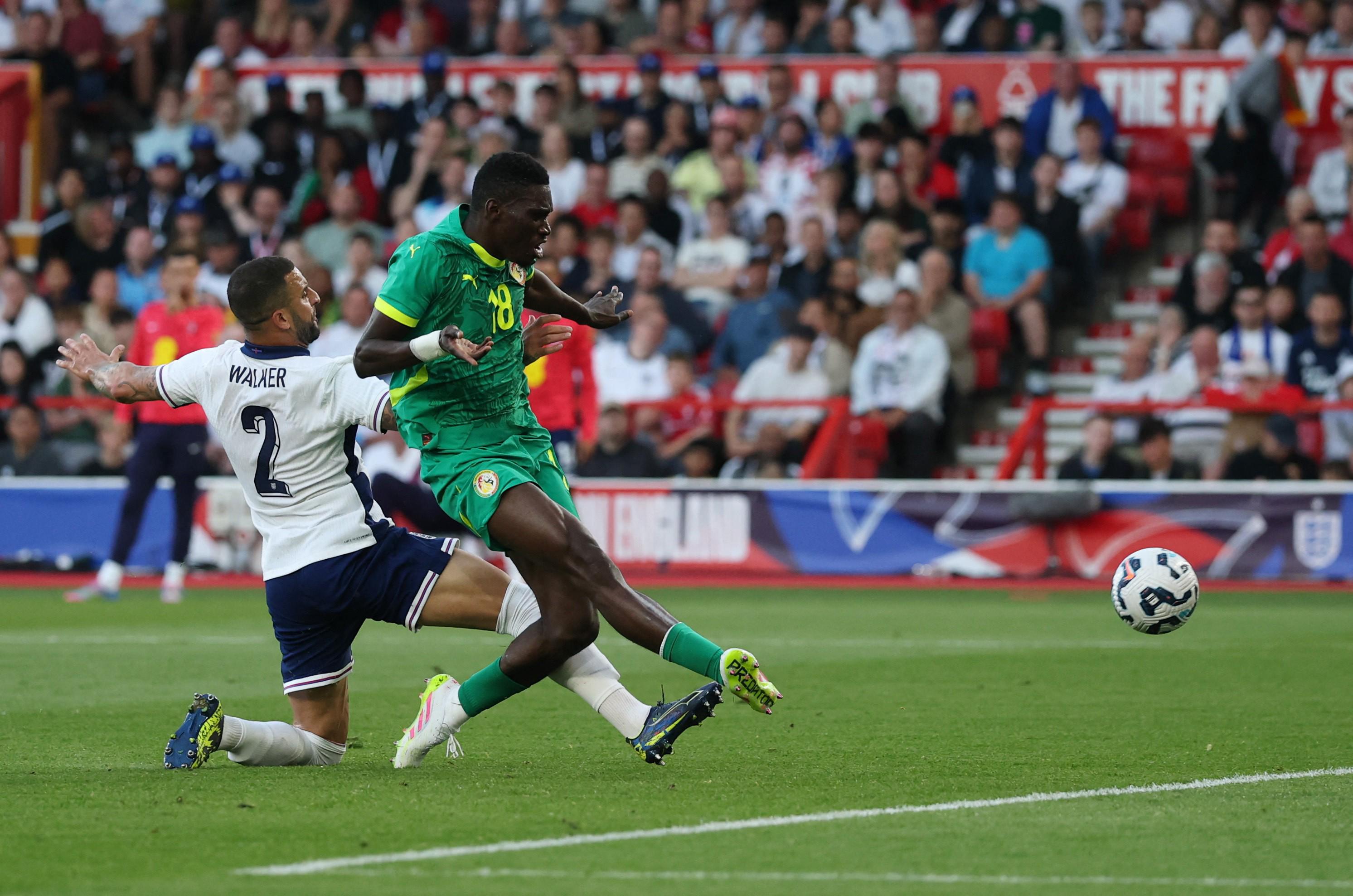 包含塞内加尔爆冷英格兰，内马尔惊艳世界的词条