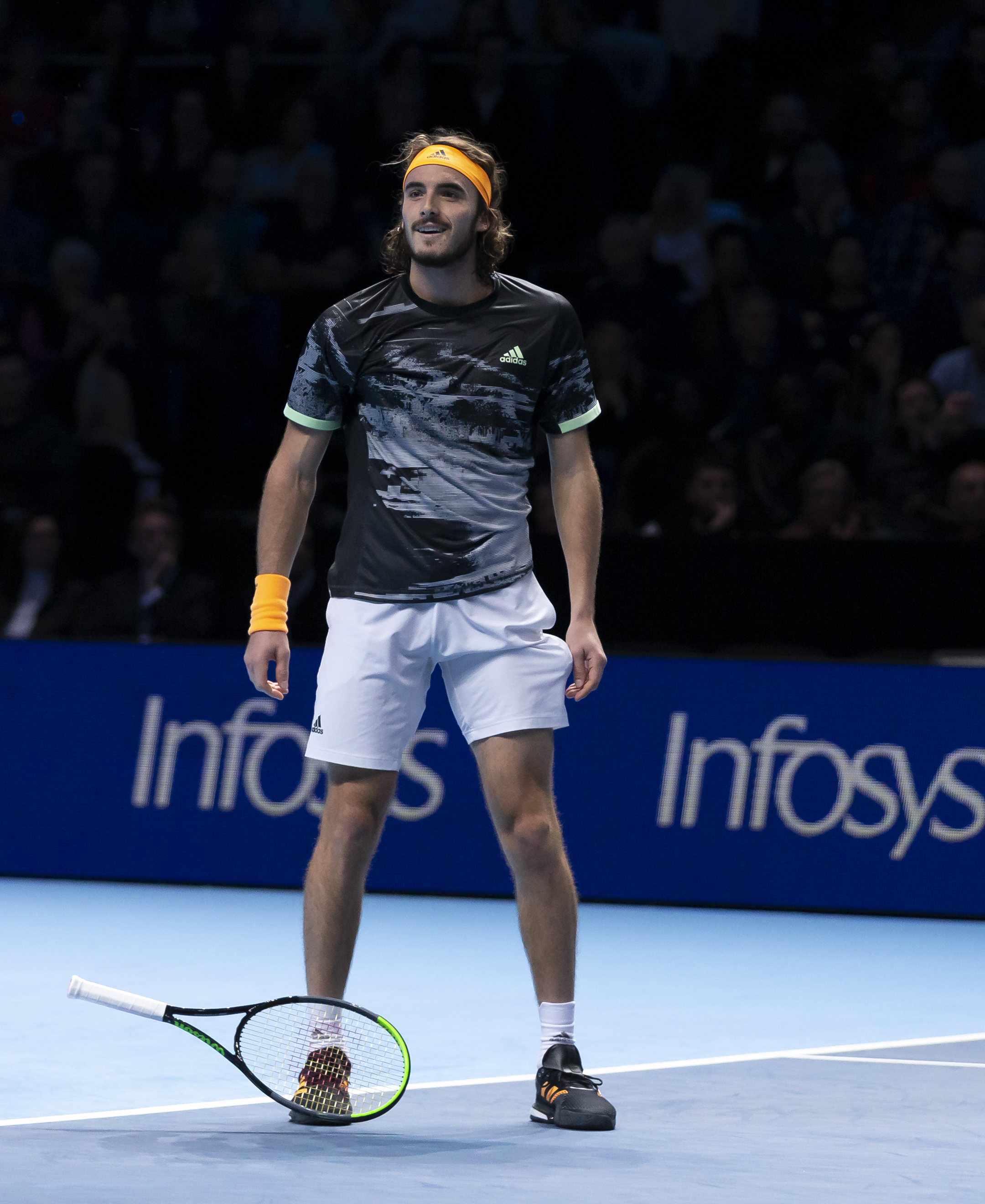 关于日本网球队绝地反击世界网球队，西西帕斯统治全场的信息