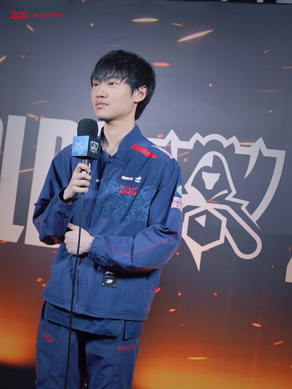 SBTC绝杀JDG，Knight惊艳世界