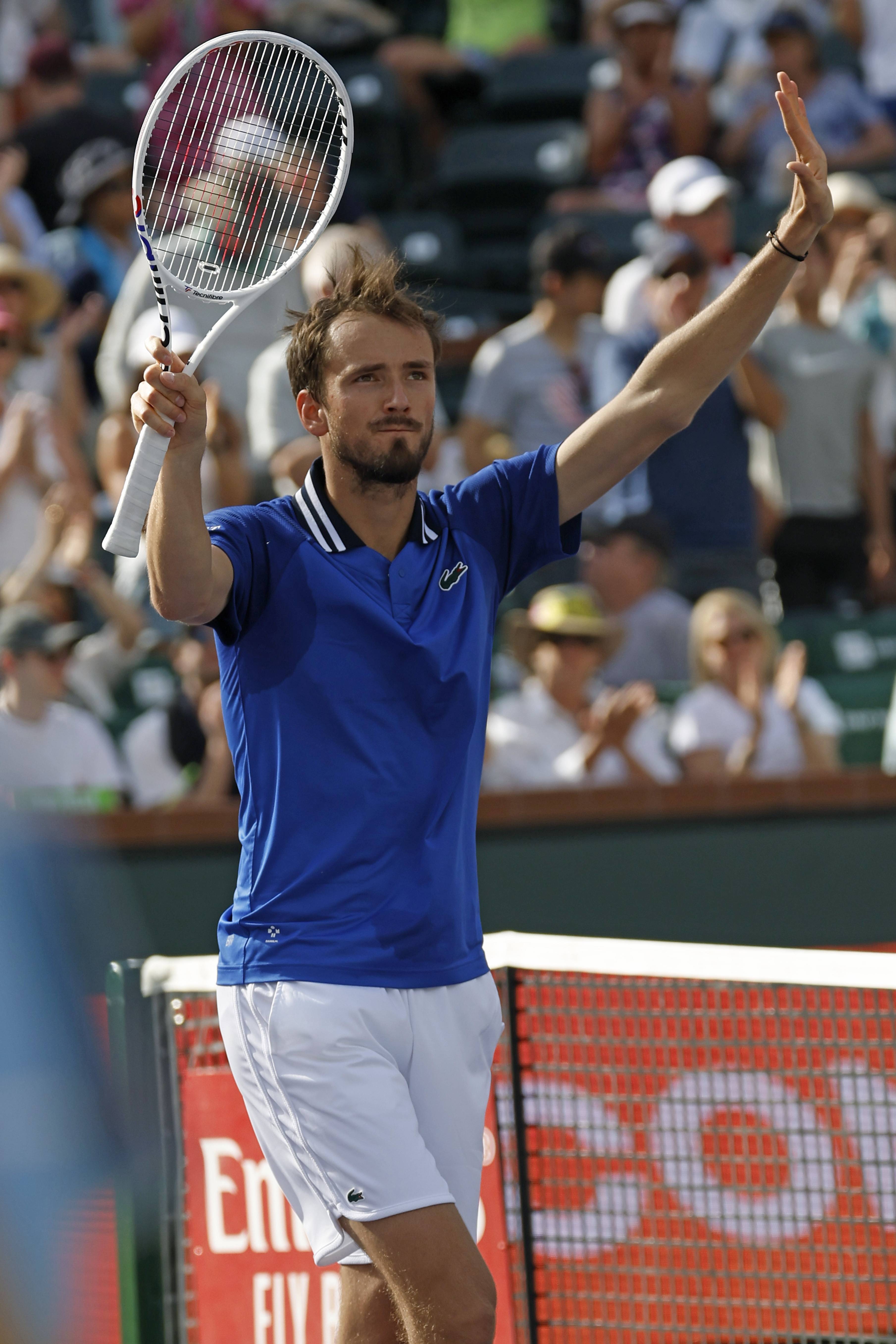 包含英国网球队碾压欧洲网球队，梅德韦杰夫高光表现的词条