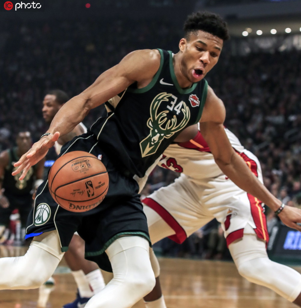 热火血洗雄鹿，萨姆·米切尔爆发神勇的简单介绍