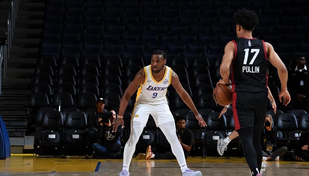 关于开拓者主场三连败，球队备战寻找突破的信息