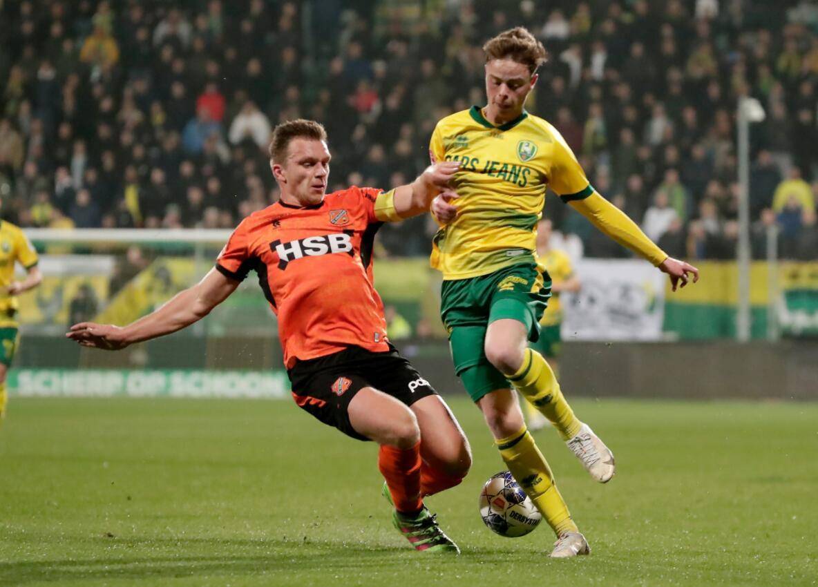 多芬客场逼平对手，稳固积分位置