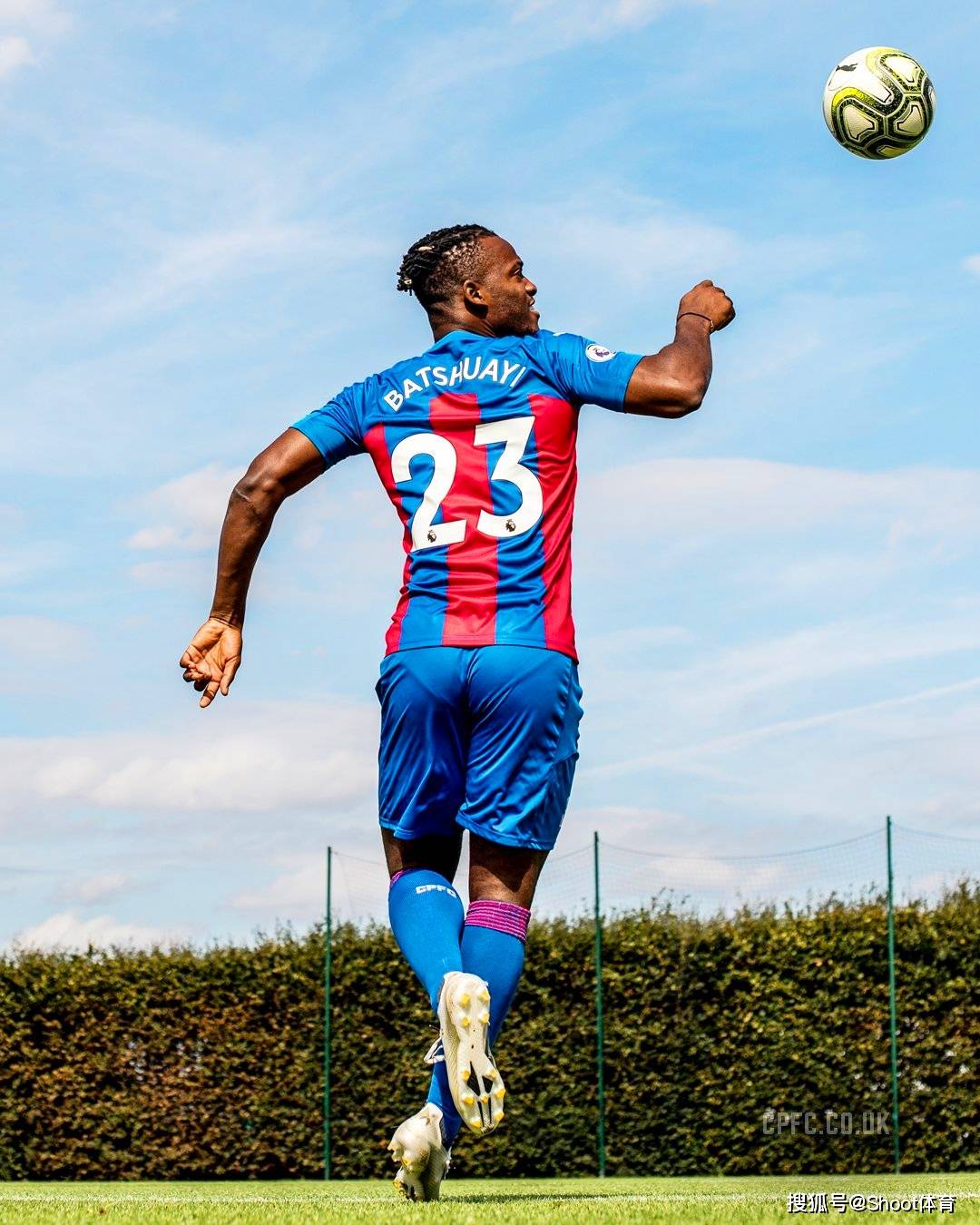 关于水晶宫客场取分，逐渐摆脱降级区的信息