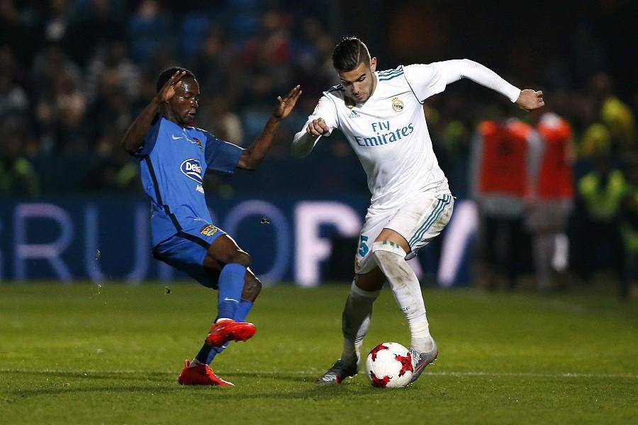 包含马洛卡客场告捷，保持不败记录的词条