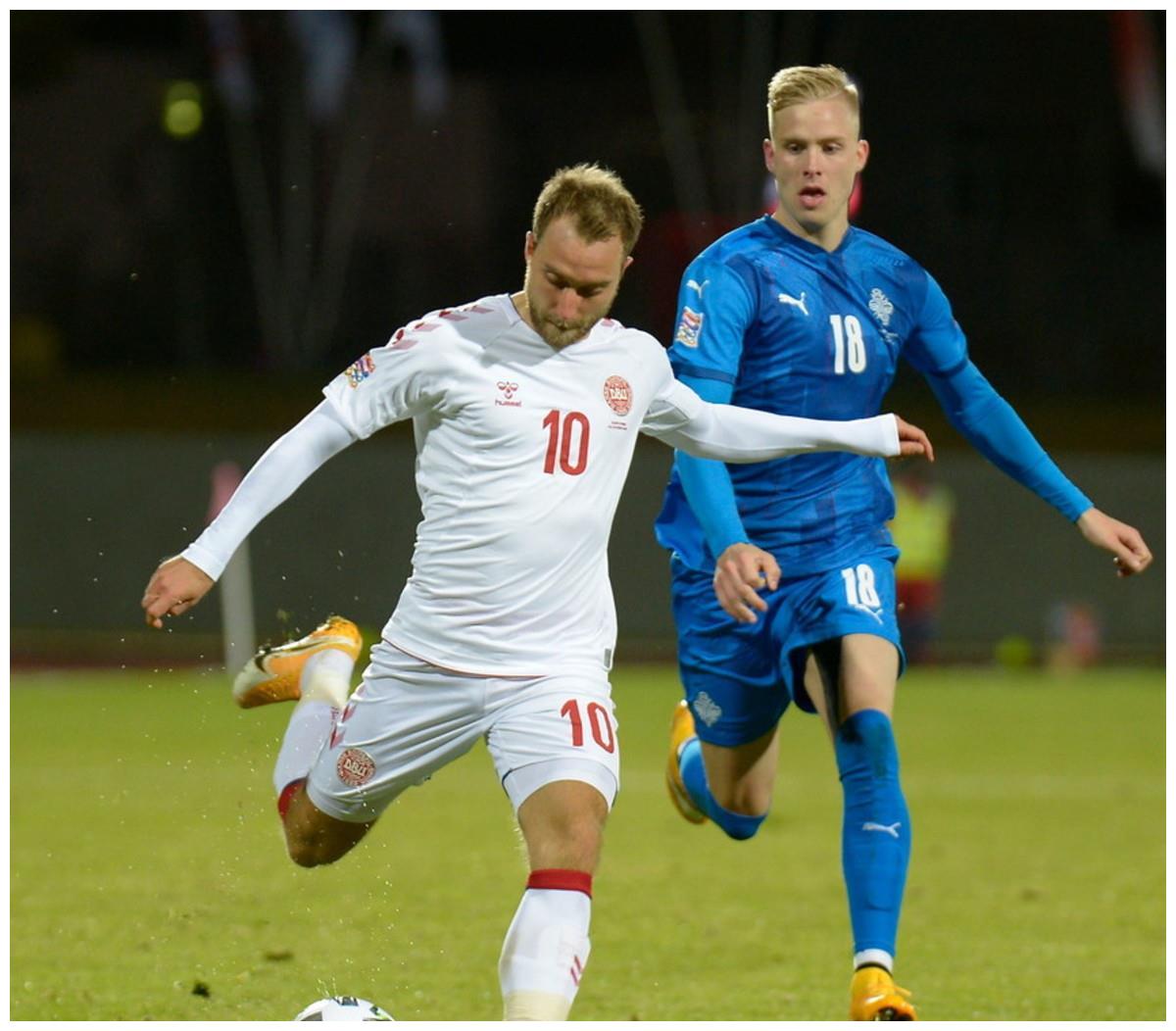 包含瑞士国家队与冰岛国家队的战斗异常激烈的词条