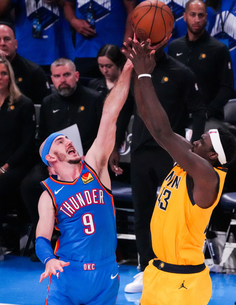 篮球联赛新赛季开局大比分，强队夺冠机会大的简单介绍