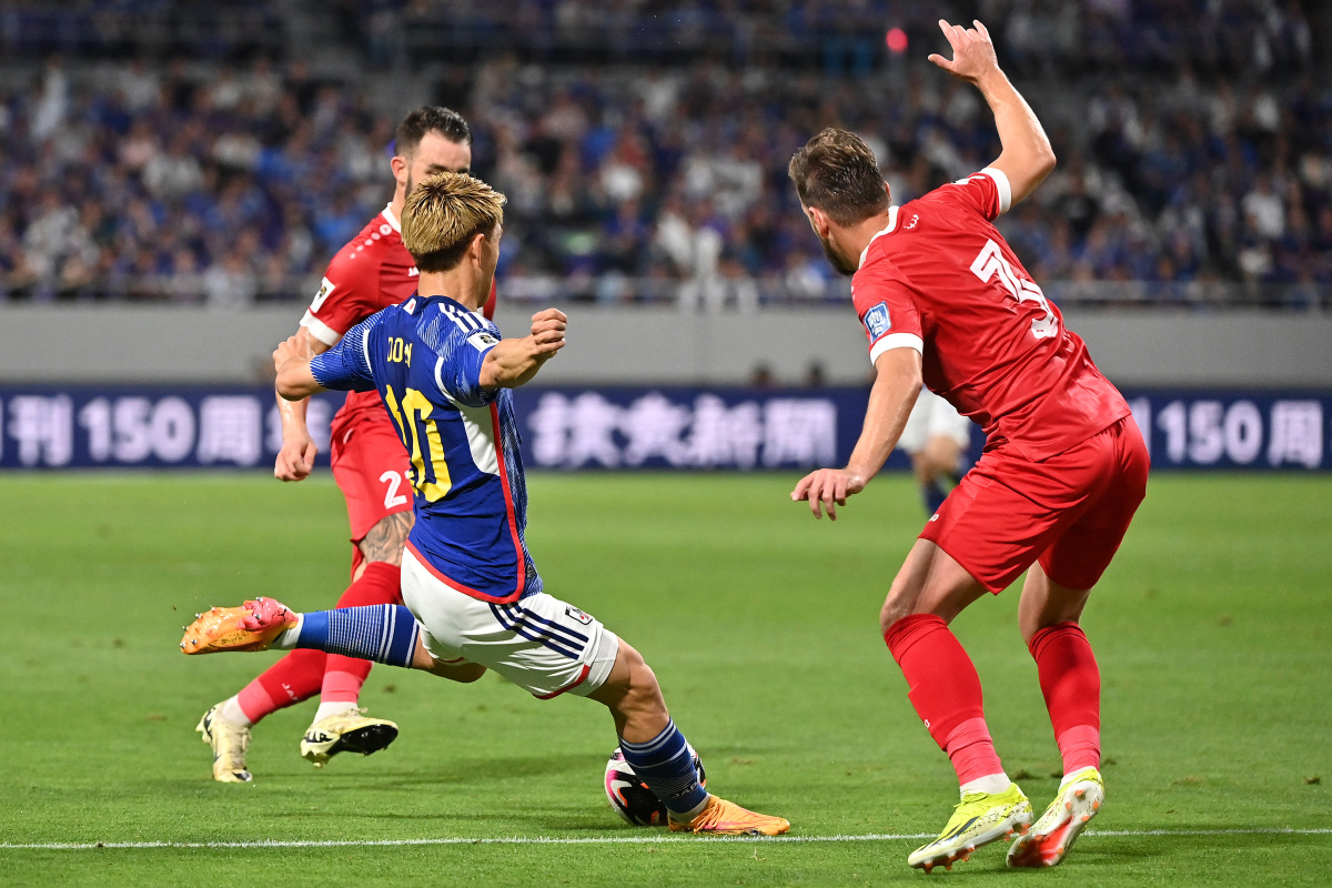 包含实力对决，欧洲杯预选赛赛场火爆的词条