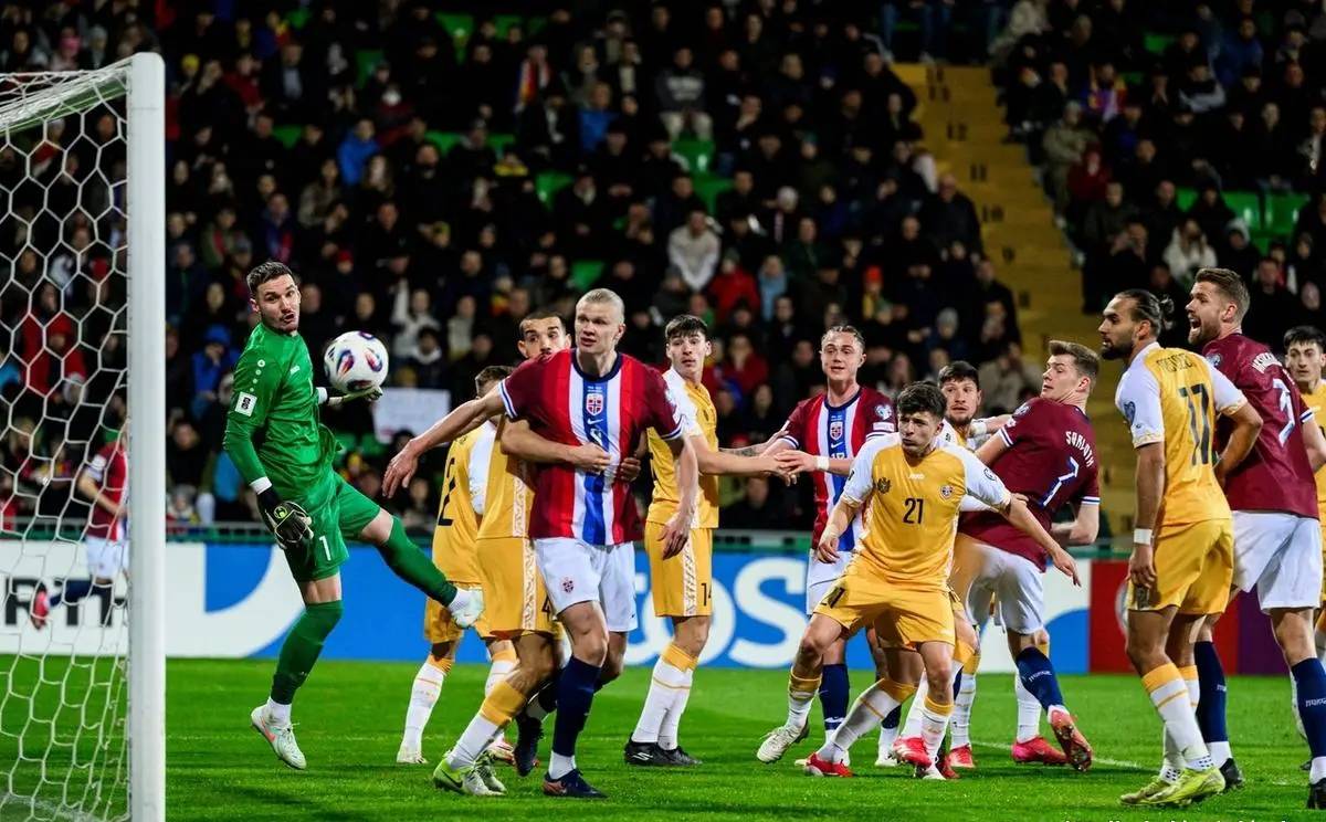 包含实力对决，欧洲杯预选赛赛场火爆的词条