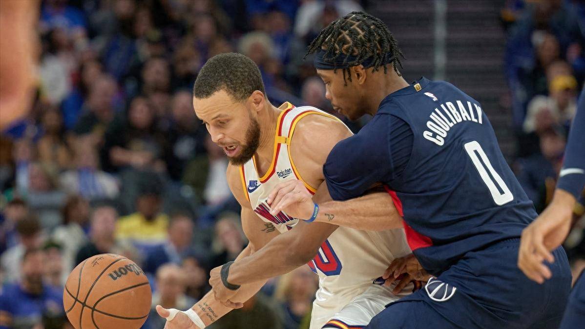 勇士内线碾压对手，库兹马独得分的简单介绍