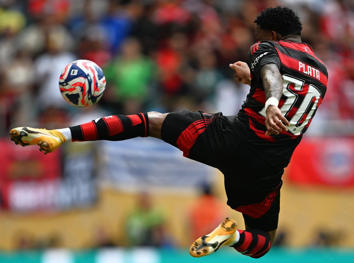 拜仁慕尼黑横扫对手晋级欧冠四强的简单介绍