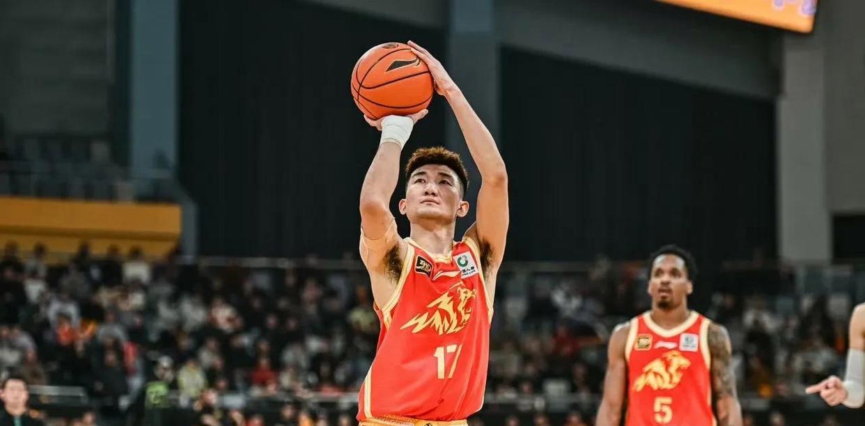 包含福建队轻取江苏队，孙铭徽刷新纪录的词条