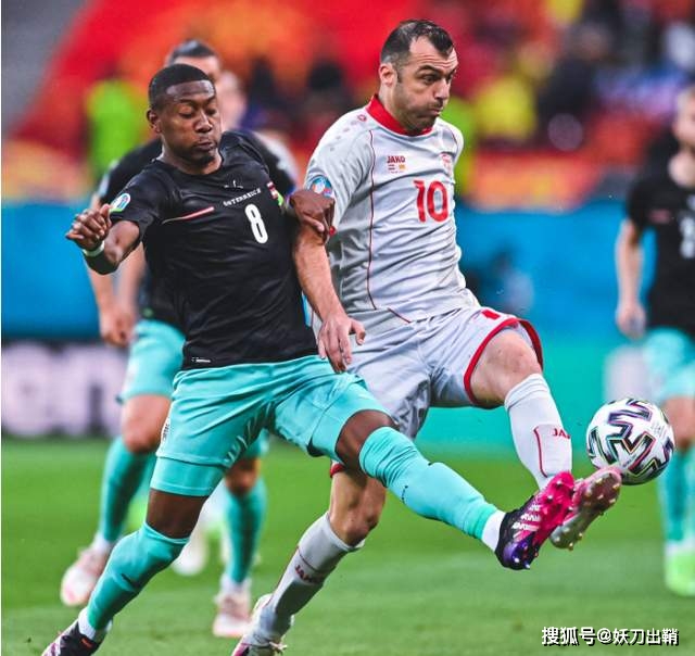 包含乌克兰客场大胜阿尔巴尼亚，小组榜首坐稳的词条