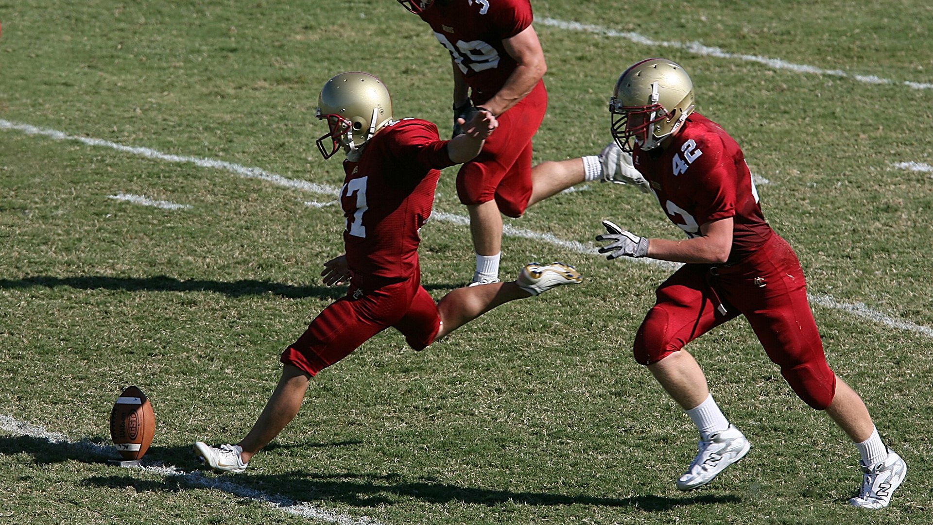 莱万爆发破铁壁，马德里竞技火力全开压制佛罗伦萨